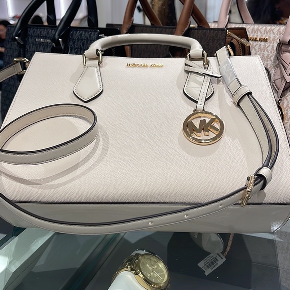 Michael Kors Sheila Medium Center Zip Satchel Crossbody Bag
Light Cream 
NWT - Picture 15 of 16
